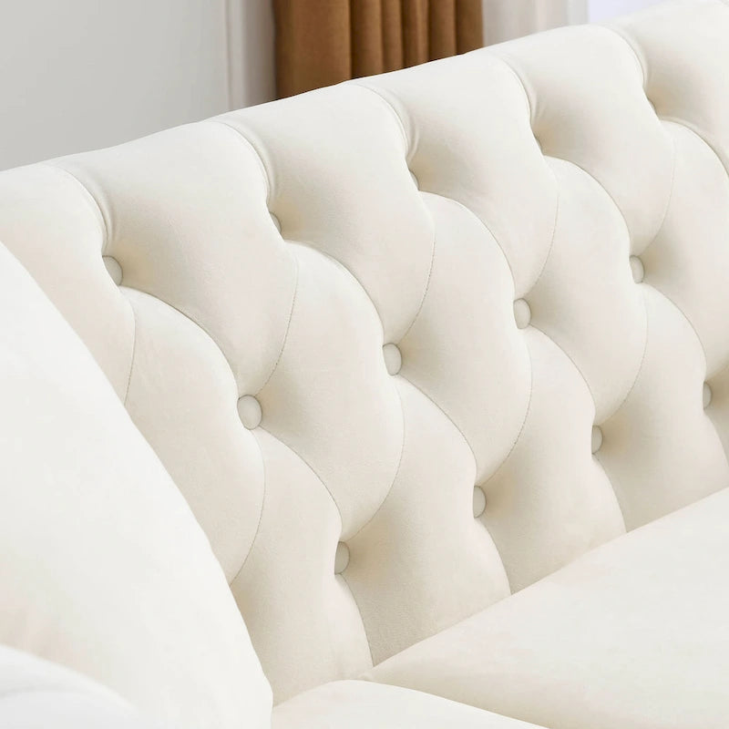 Beżowa aksamitna sofa Chesterfield 3-osobowa z ćwiekami i 2 poduszkami