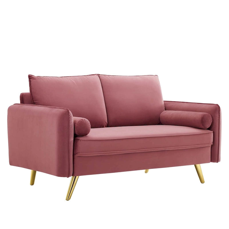Dwustronna welurowa sofa dwuosobowa ze złotymi nóżkami i poduszkami