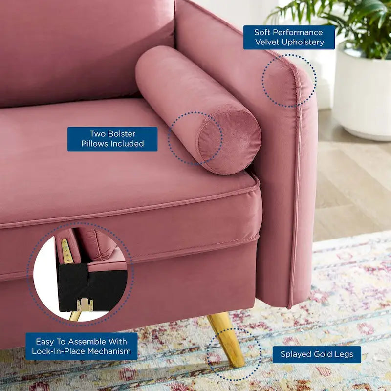 Dwustronna welurowa sofa dwuosobowa ze złotymi nóżkami i poduszkami