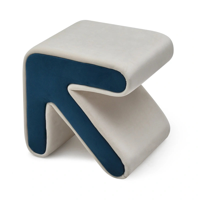 Pufa tapicerowana aksamitem, kreatywny design